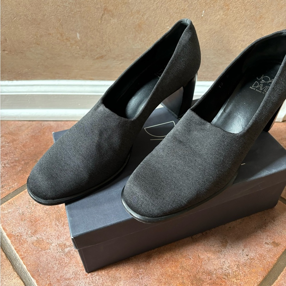 Joan & David Stretch Curve Nastro Gray Block Heel… - image 2